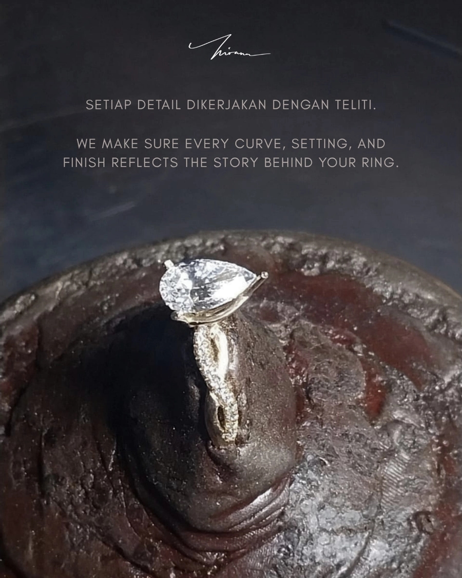 Cincin batu pir, nuansa gelap tenang (Example)