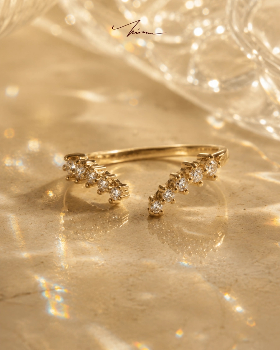 Cincin emas dengan bokeh hangat