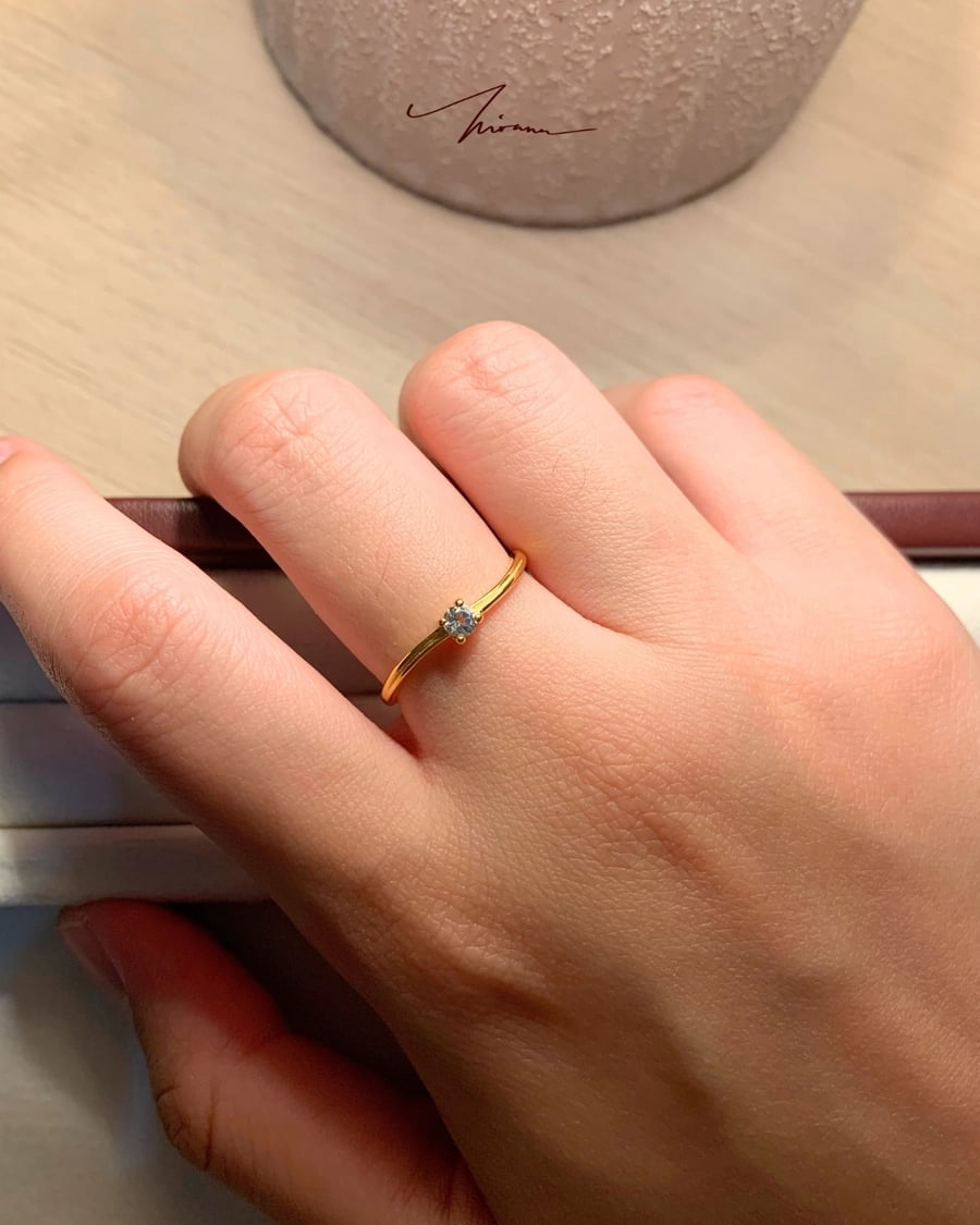 hand topaz